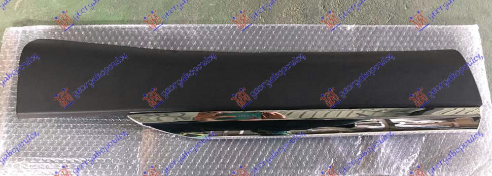 Bandă ornamentală ușă spate (cu crom)